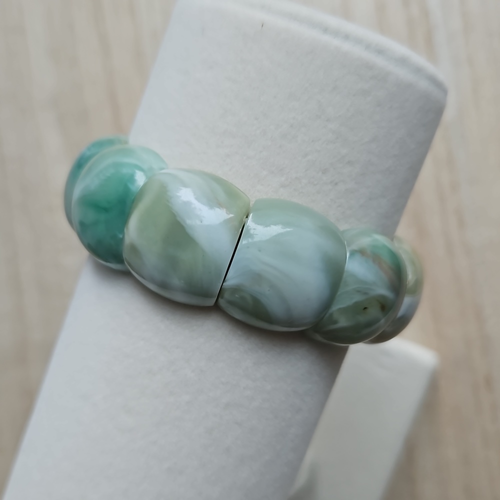 Vintage Acrylic Stretch Bracelet